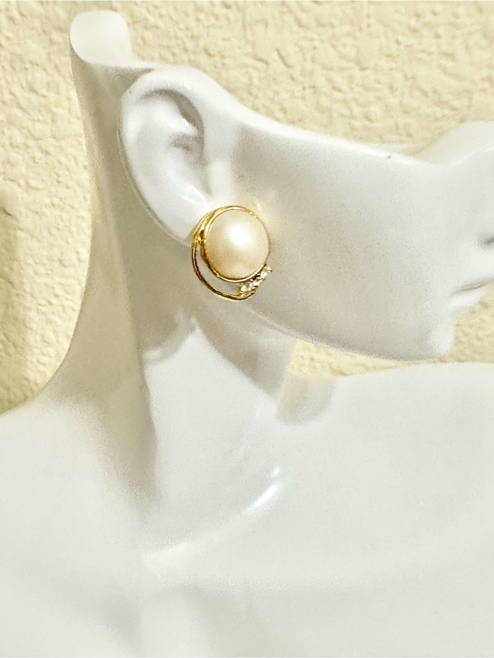 Vintage Gold-Plated Pearl Clip-On Earrings